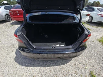 2019 Toyota Camry LE - miniatura 14