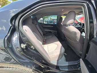 2019 Toyota Camry LE - miniatura 16