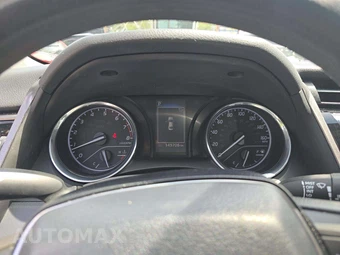 2019 Toyota Camry LE - miniatura 9