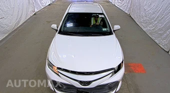 2019 Toyota Camry LE - miniatura 2