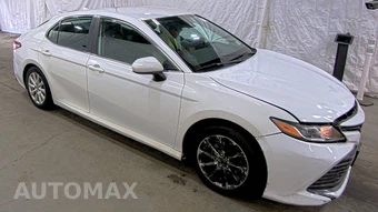 2019 Toyota Camry LE - miniatura 3