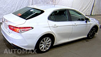 2019 Toyota Camry LE - miniatura 4