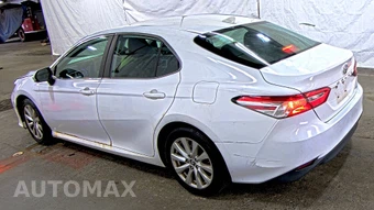 2019 Toyota Camry LE - miniatura 6