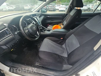 2019 Toyota Camry LE - miniatura 7