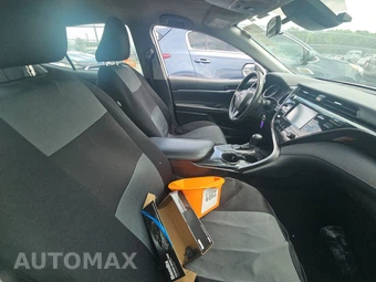 2019 Toyota Camry LE - miniatura 8