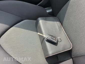 2019 Toyota Camry LE - miniatura 22