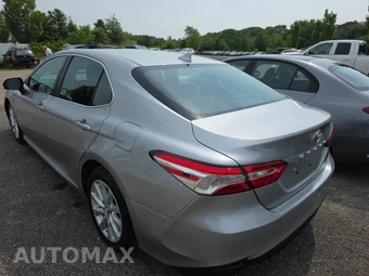 2019 Toyota Camry LE - miniatura 6