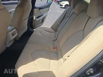 2019 Toyota Camry LE - miniatura 10