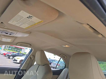 2019 Toyota Camry LE - miniatura 8