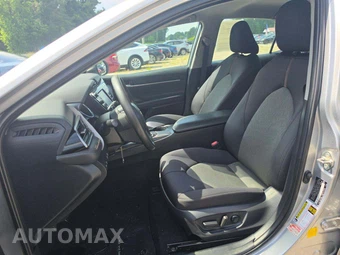 2019 Toyota Camry LE - miniatura 3
