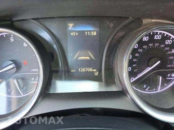 2019 Toyota Camry LE - miniatura 10