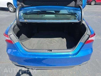 2019 Toyota Camry LE - miniatura 15