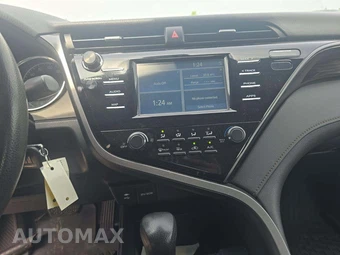 2019 Toyota Camry LE - miniatura 10