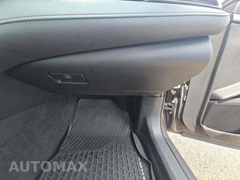 2019 Toyota Camry LE - miniatura 19