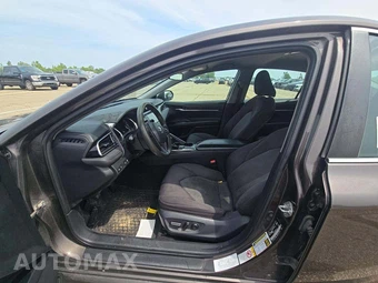 2019 Toyota Camry LE - miniatura 6