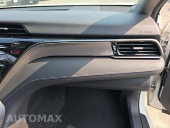 2019 Toyota Camry SE - miniatura 19