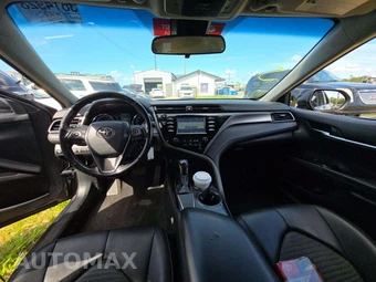 2019 Toyota Camry SE - miniatura 10