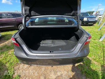 2019 Toyota Camry SE - miniatura 14