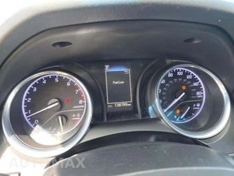 2019 Toyota Camry SE - miniatura 9