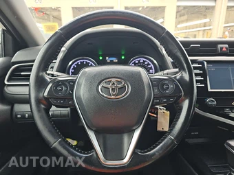 2019 Toyota Camry SE - miniatura 10