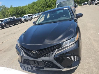 2019 Toyota Camry SE - miniatura 2