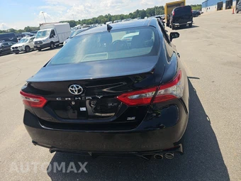2019 Toyota Camry SE - miniatura 5