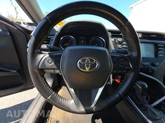 2019 Toyota Camry SE - miniatura 10