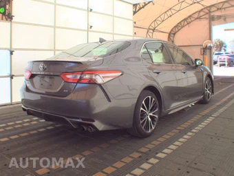 2019 Toyota Camry SE - miniatura 4