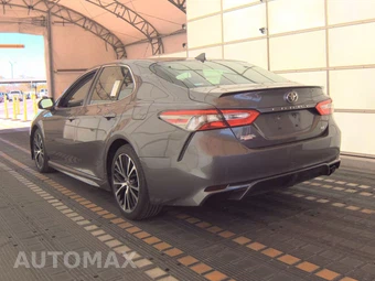 2019 Toyota Camry SE - miniatura 6