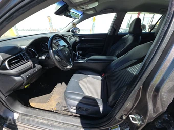 2019 Toyota Camry SE - miniatura 7