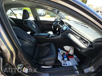 2019 Toyota Camry SE - miniatura 8