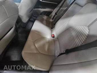 2019 Toyota Camry SE - miniatura 13