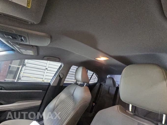 2019 Toyota Camry SE - miniatura 18
