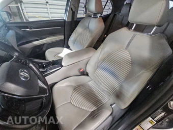 2019 Toyota Camry SE - miniatura 7