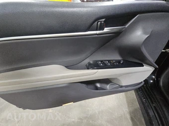 2019 Toyota Camry SE - miniatura 9