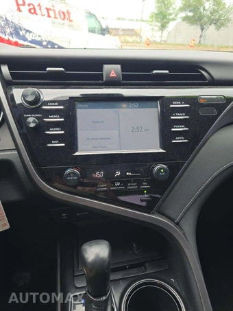 2019 Toyota Camry SE - miniatura 10