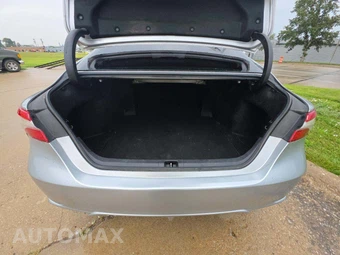 2019 Toyota Camry SE - miniatura 14