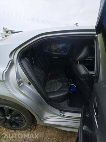 2019 Toyota Camry SE - miniatura 16