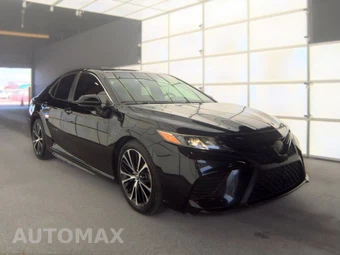 2019 Toyota Camry SE - miniatura 3