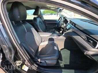 2019 Toyota Camry SE - miniatura 8