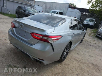 2019 Toyota Camry SE - miniatura 3