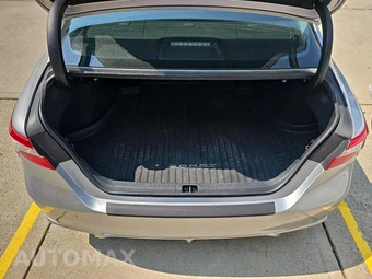 2019 Toyota Camry SE - miniatura 13