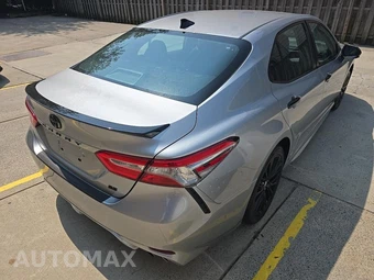 2019 Toyota Camry SE - miniatura 4