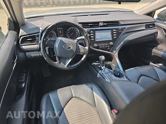 2019 Toyota Camry SE - miniatura 8