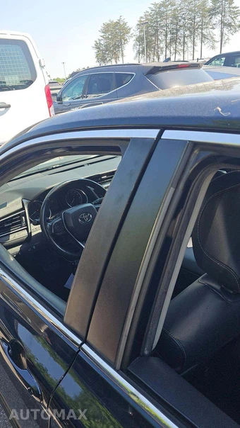 2019 Toyota Camry SE - miniatura 26