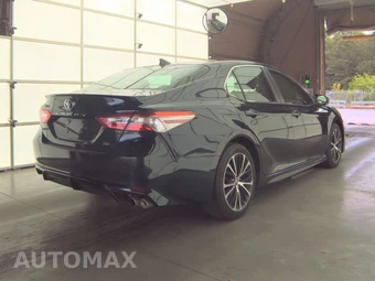 2019 Toyota Camry SE - miniatura 4