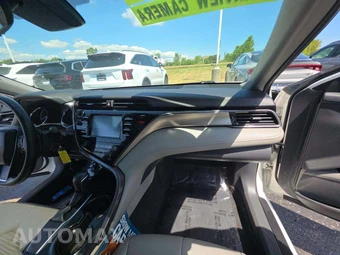 2019 Toyota Camry SE - miniatura 16