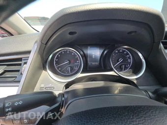 2019 Toyota Camry SE - miniatura 6