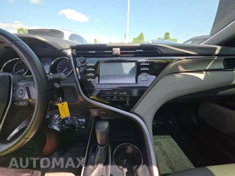 2019 Toyota Camry SE - miniatura 7