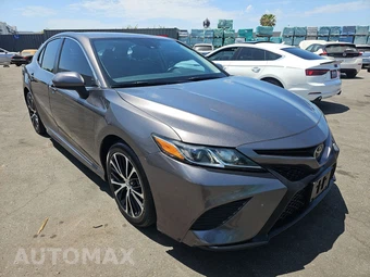 2019 Toyota Camry SE - miniatura 3